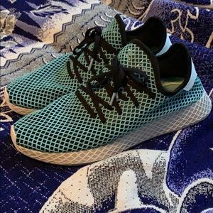 Adidas Deerupt Parley